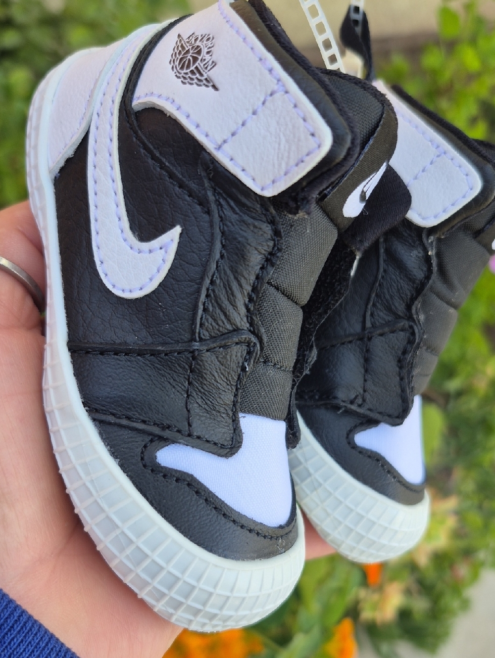 Nike Toddler Black and White High-Top Hook-and-Loop Sneakers